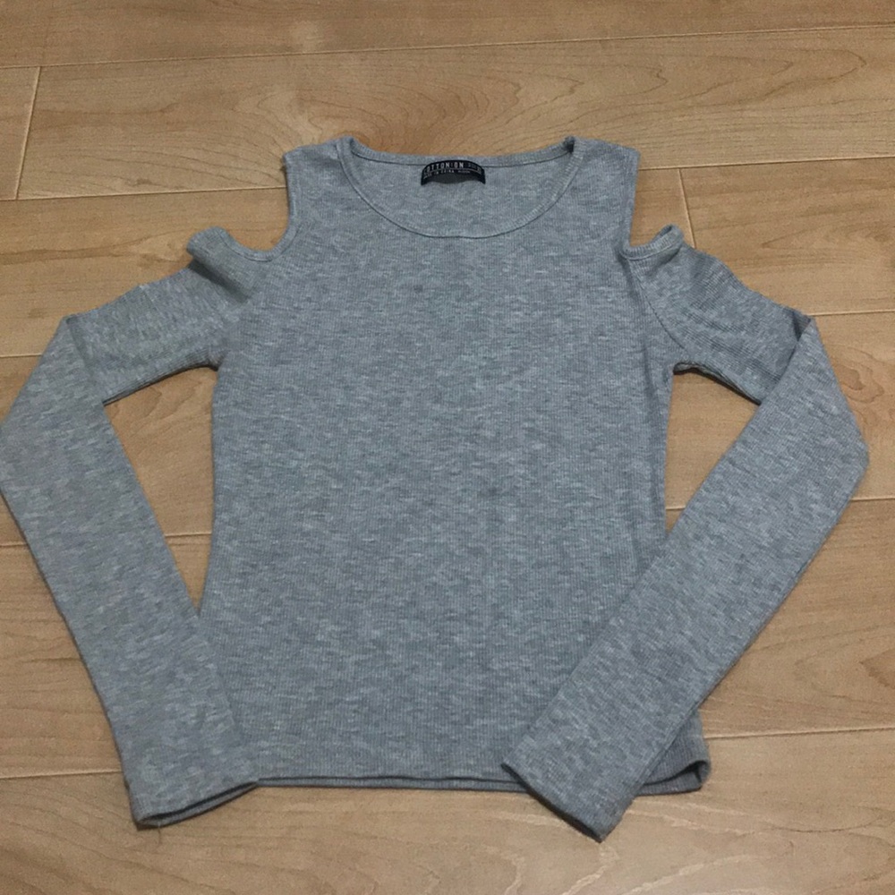 XS Cotton On Grey Cold Shoulder Top